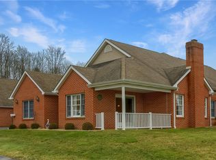 153 Woodhawk Ln, Butler, PA 16001