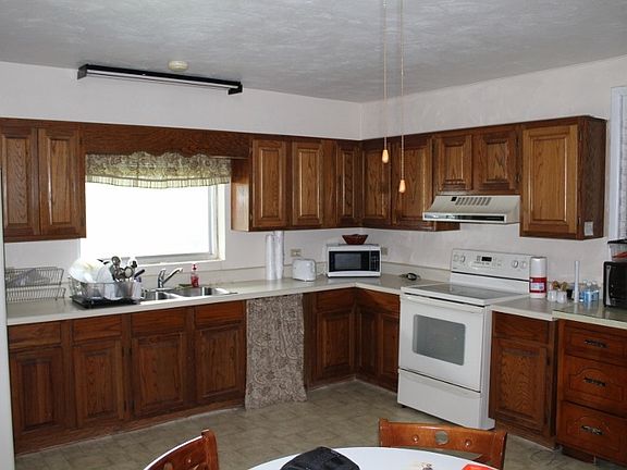 4th image of 1616 Central Blvd