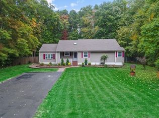 6 Autumn Rd, Medway, MA 02053