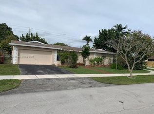 9401 SW 184th Ter, Cutler Bay, FL 33157