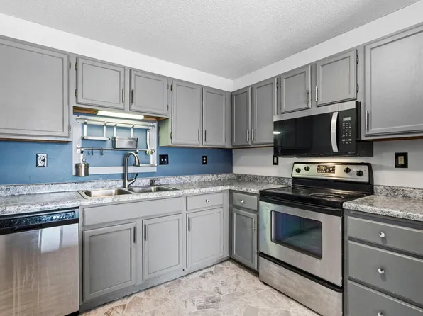 66 9th St E Unit 1614, Saint Paul, MN 55101
