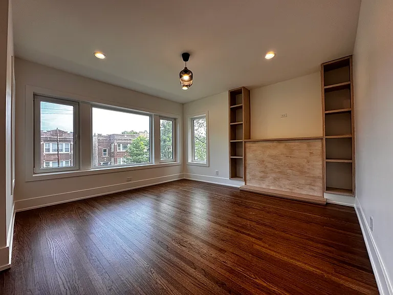 5346 W Montrose Ave #2 — Photo 3