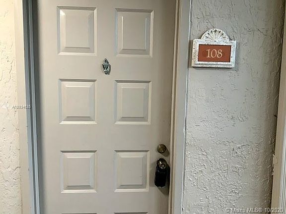4th image of 8215 Lake Dr #108