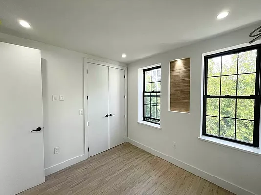 Rented by REAL New York | media 10