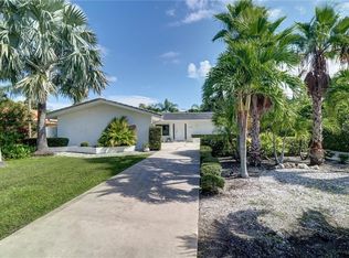 117 13th St, Belleair Beach, FL 33786