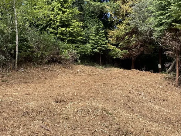 777 Lombard St, North Bend, OR 97459