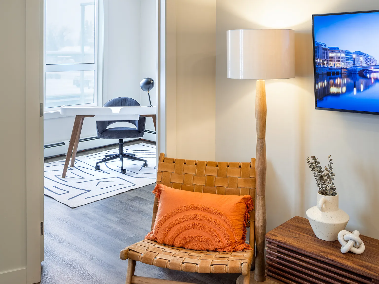 Catalyst Luxury Residences — Photo 3