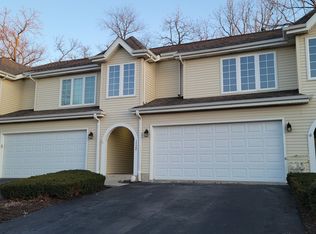 1520 Golden Oak Dr, Woodstock, IL 60098