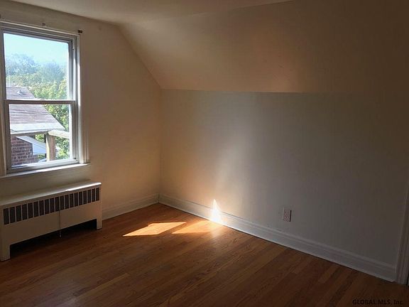 5th image of 67 Winthrop Ave