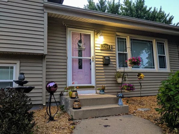 2204 E Allen Dr, Sioux Falls, SD 57103
