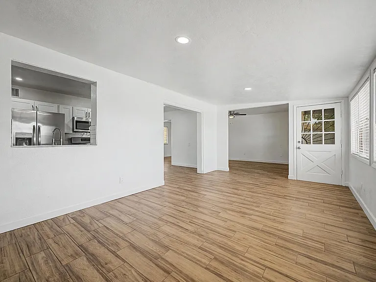 3519 W Orchid Ln — Photo 12
