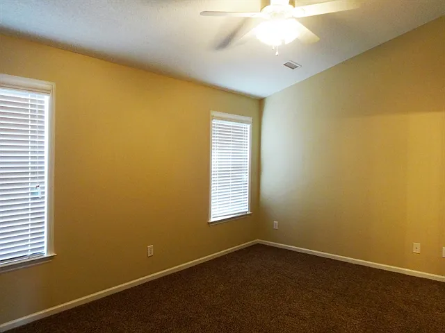 103 Rosedale Ct — Photo 10