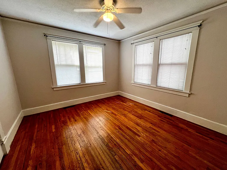 901 Center St — Photo 21