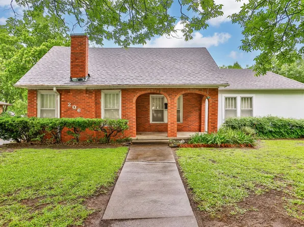 206 Ritchey St, Gainesville, TX 76240