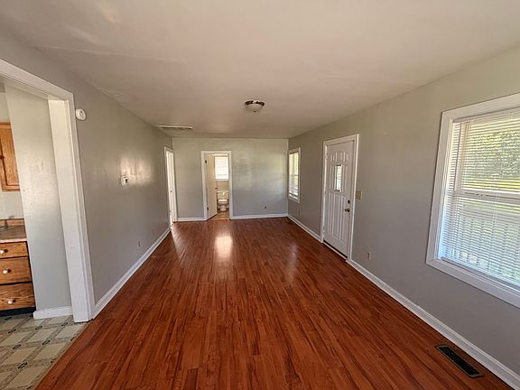 4th image of 2020 N Glenwood Ave