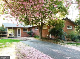 3501 Old Post Rd, Fairfax, VA 22030