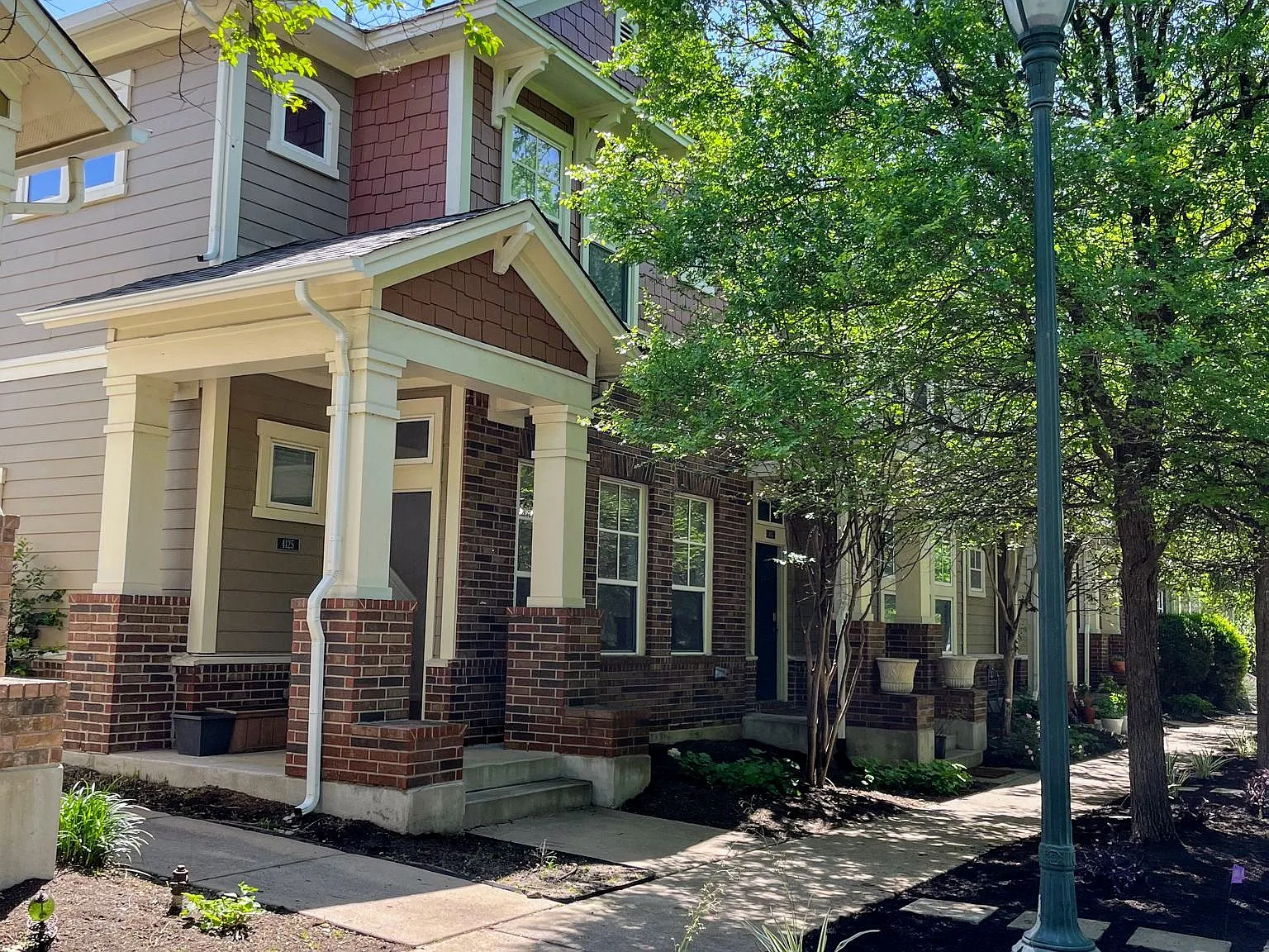 2 bed, 2.5 bath, 1240 sqft, $2,800 — Photo 1