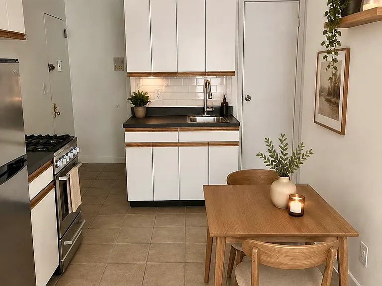 323 Bleecker St #6 — Photo 2