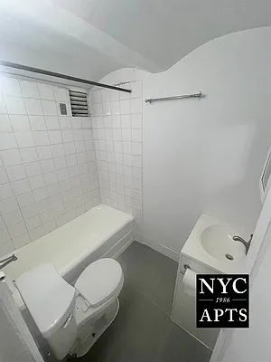 Rented by New York City Apartments | media 7