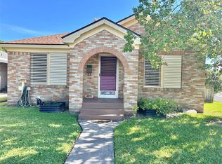 4915 Houston Dr, Galveston, TX 77551