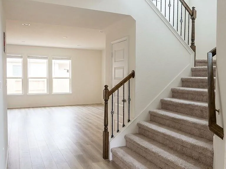 4653 Alfano Loop — Photo 40