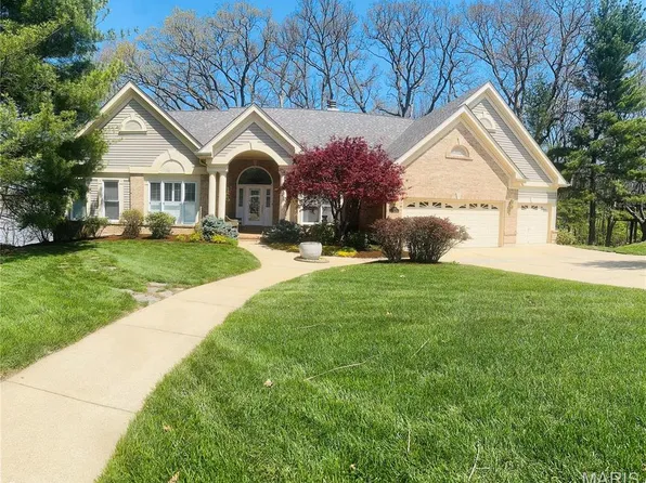 3090 Key Harbour Dr, Lake Saint Louis, MO 63367