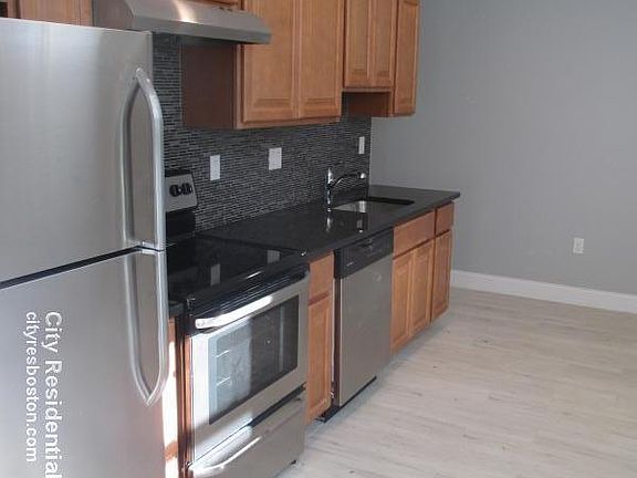 3rd image of 4 Greenway Ct #K12
