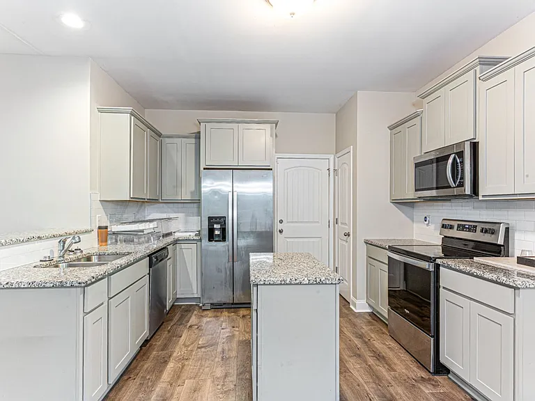 2240 Mannington Dr — Photo 20