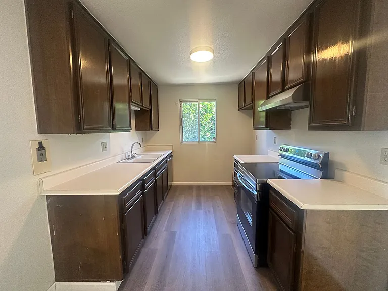 312 De Vega Ct — Photo 4