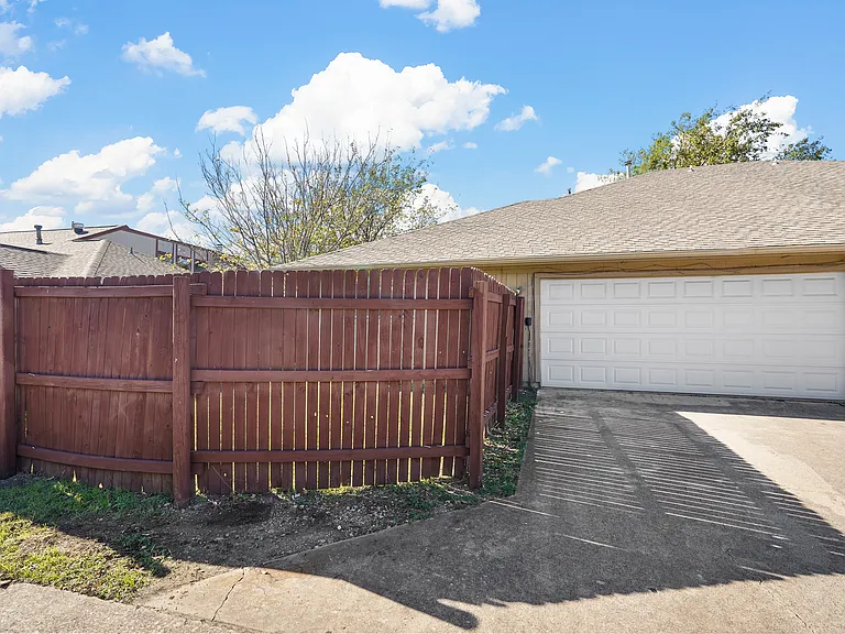 4033 Saint Christopher Ln — Photo 21