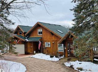 8195 Wedeln Trl, Cadillac, MI 49601