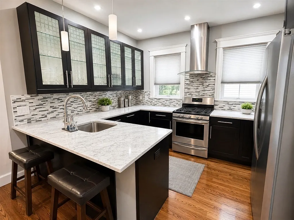 3 bed, 1.0 bath, 872 sqft, $3,275 — Photo 2