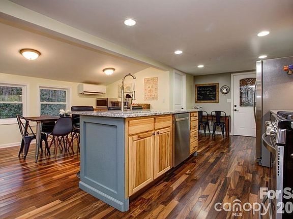 3rd image of 347 Blackberry Inn Rd