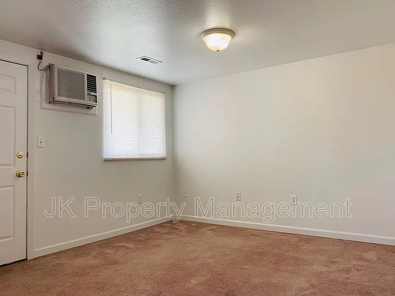 4000 Ella Ave #1 — Photo 4