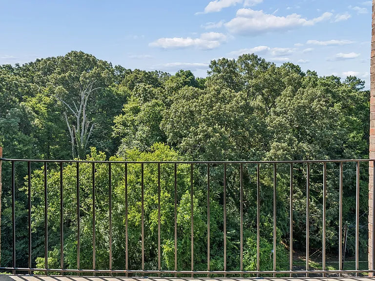 University Apartments Chapel Hill — Photo 14