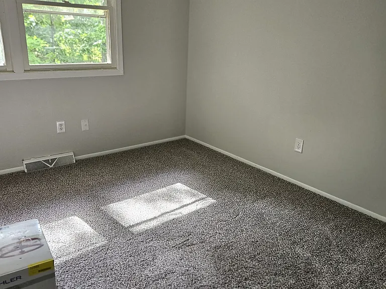 453 Cobblestone Ave NE — Photo 9