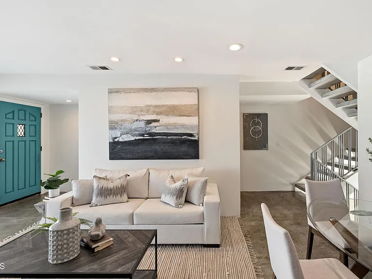 1140 Manhattan Beach Blvd #D — Photo 2