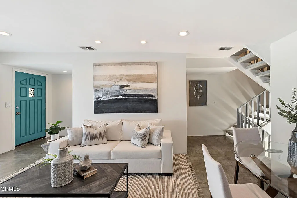 Building Photo - 1140 Manhattan Beach Blvd #D