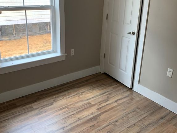 5th image of 12 Woodlake Spur