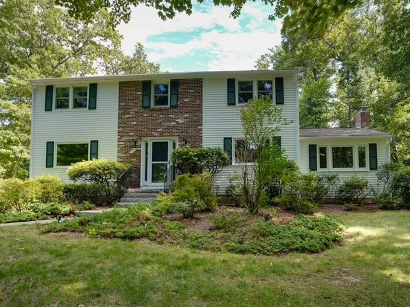 22 Coolidge Cir, Northborough, MA 01532