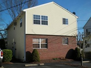 18 Bel Air Dr FLOOR 1, North Providence, RI 02911