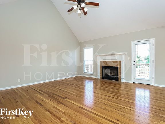 3rd image of 993 Glenhurst Way
