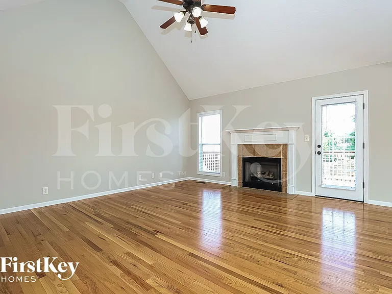993 Glenhurst Way — Photo 3
