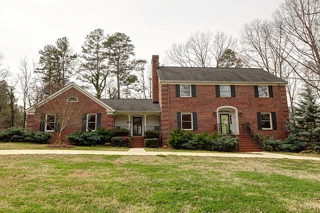1st image of 35 Lakefront Ln