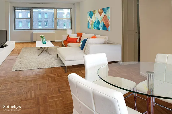 Sold by Sotheby's International Realty | media 18