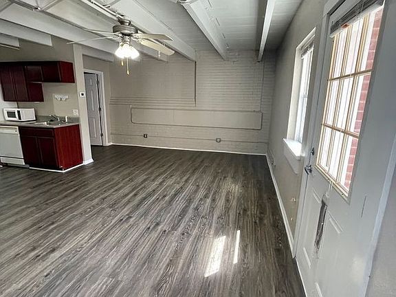 4th image of 826 S 14th St Suite 205