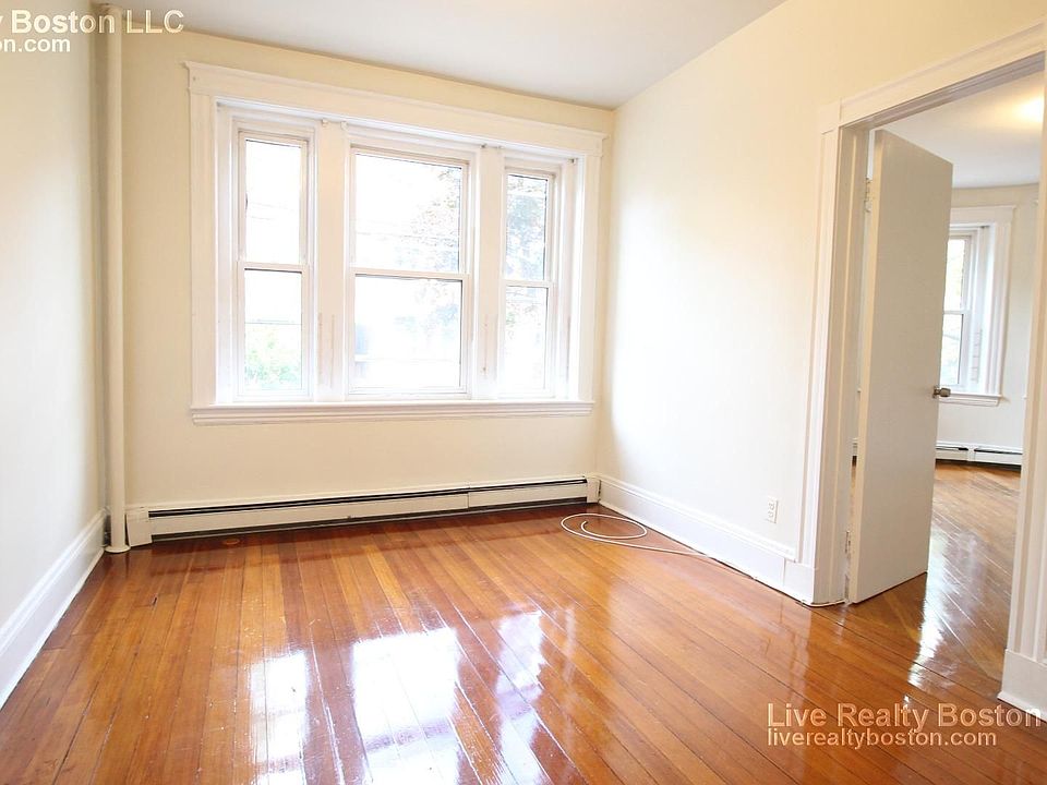 2nd image of 208 Winthrop Rd APT 5F