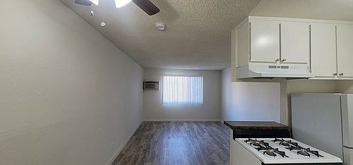 3rd image of 9216 Van Nuys Blvd APT 25