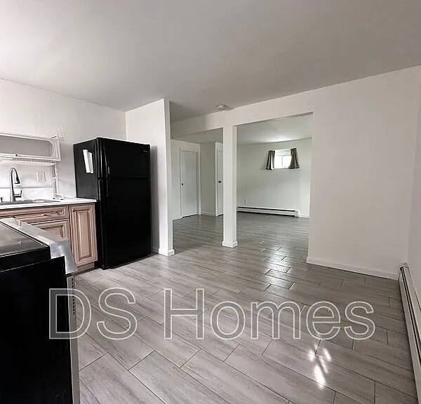 34 Elizabeth Ave — Photo 5