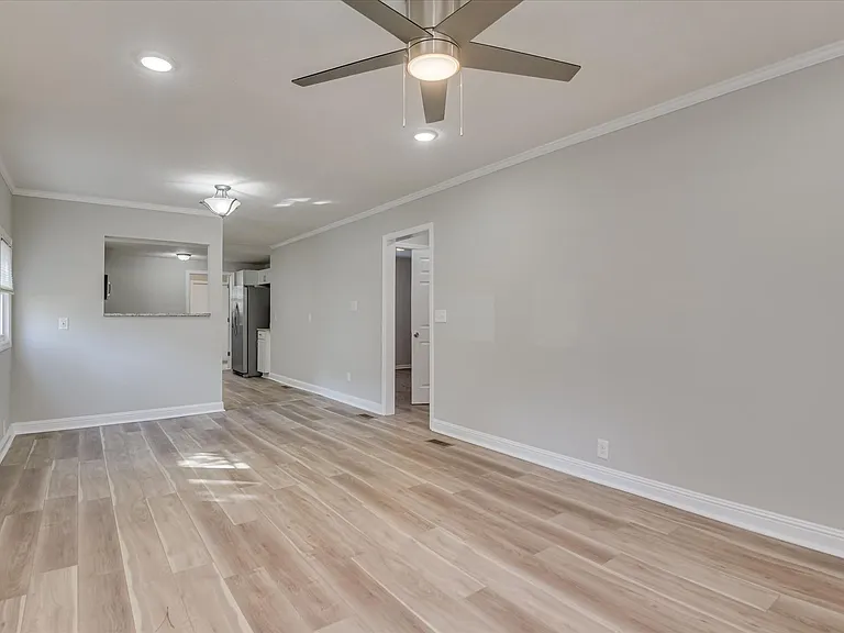 2818 Hazel St — Photo 9